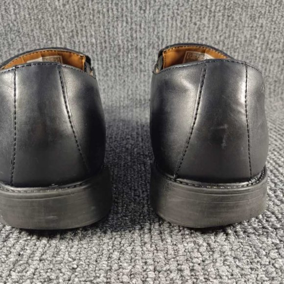 Men\'s black leather shoes